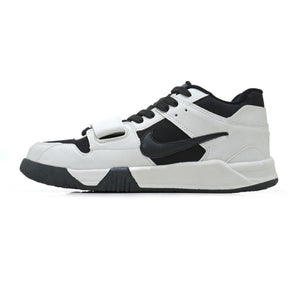 Jordan Travis scott jumpman Jack (Branco/preto)
